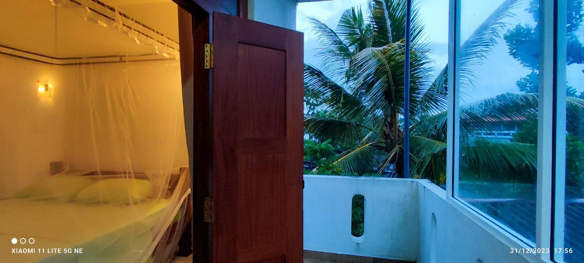Villa Tanzanite Hikkaduwa Exterior foto