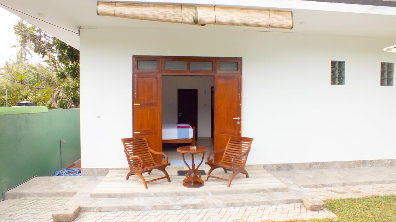 Villa Tanzanite Hikkaduwa Exterior foto